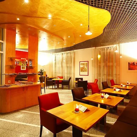 Stadthotel Engel Эттлинген