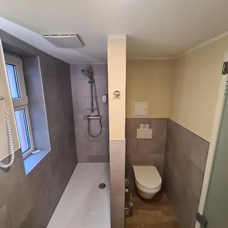 Отель Stadthotel Engel 3*