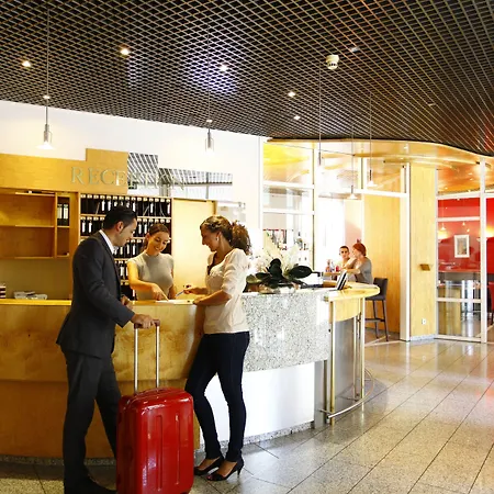 Отель Stadthotel Engel 3*