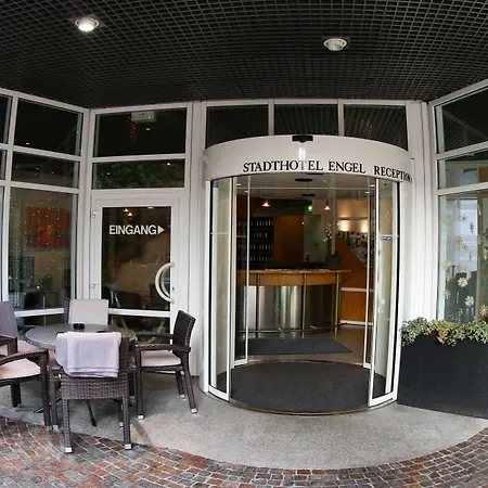 Stadthotel Engel Отель Эттлинген