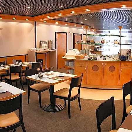 מלון Stadthotel Engel 3*