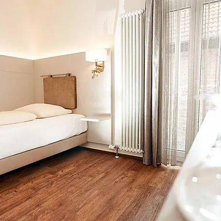 מלון Stadthotel Engel אטלינגן