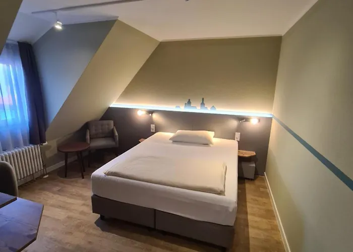 Stadthotel Engel 3* אטלינגן