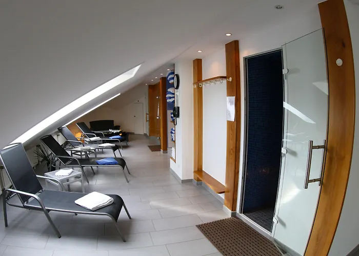 מלון Stadthotel Engel 3*