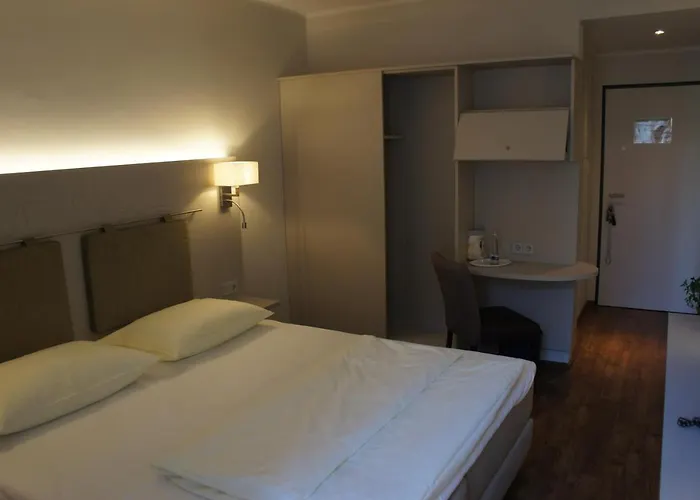 Stadthotel Engel אטלינגן